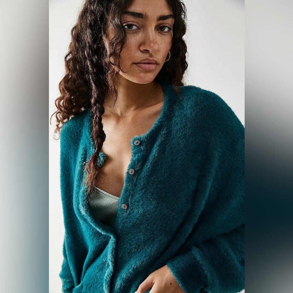 NWOT Free People One Wyatt Soft Fuzzy Oversized Button Up Cardigan Teal Sz XS